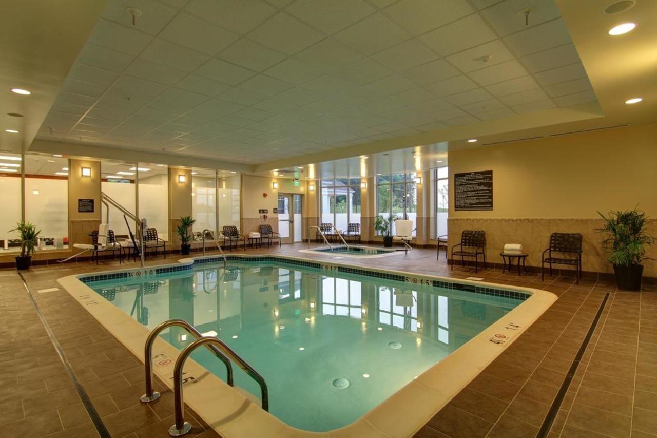 Hilton Garden Inn וודברידג' מראה חיצוני תמונה