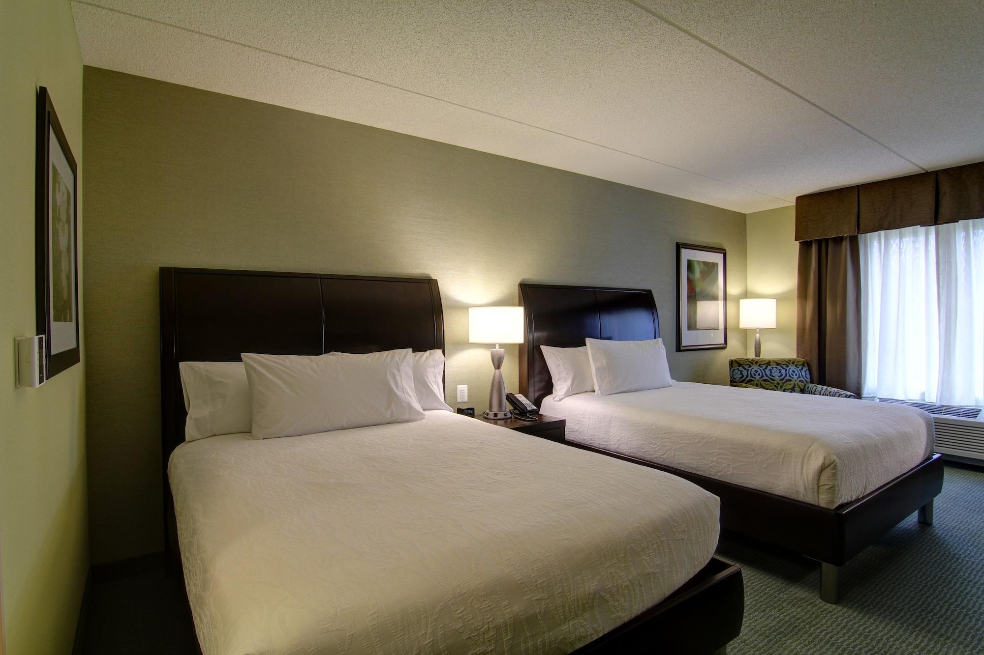 Hilton Garden Inn וודברידג' מראה חיצוני תמונה