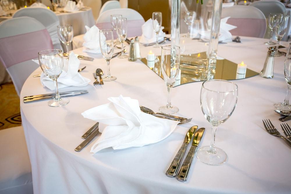 Hilton Garden Inn וודברידג' מראה חיצוני תמונה