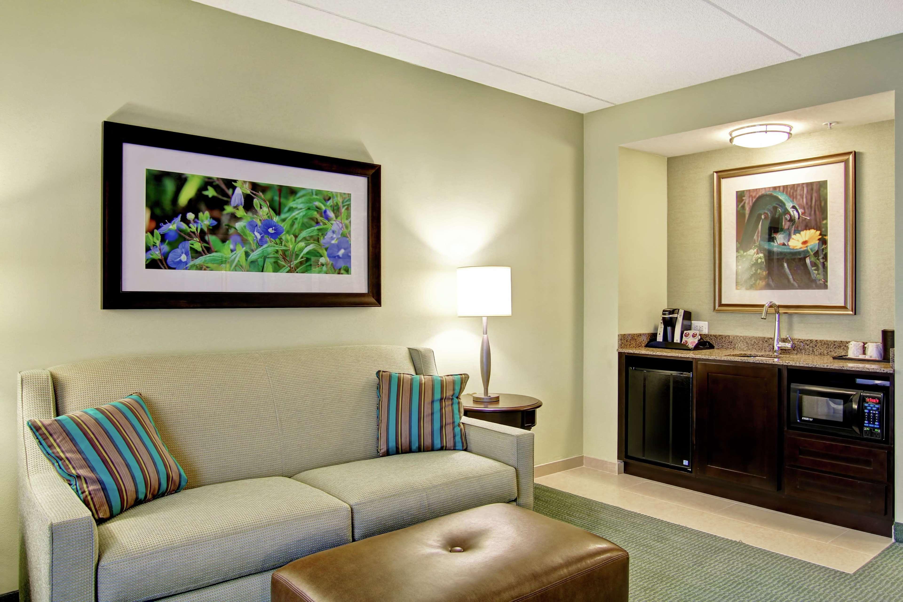Hilton Garden Inn וודברידג' מראה חיצוני תמונה