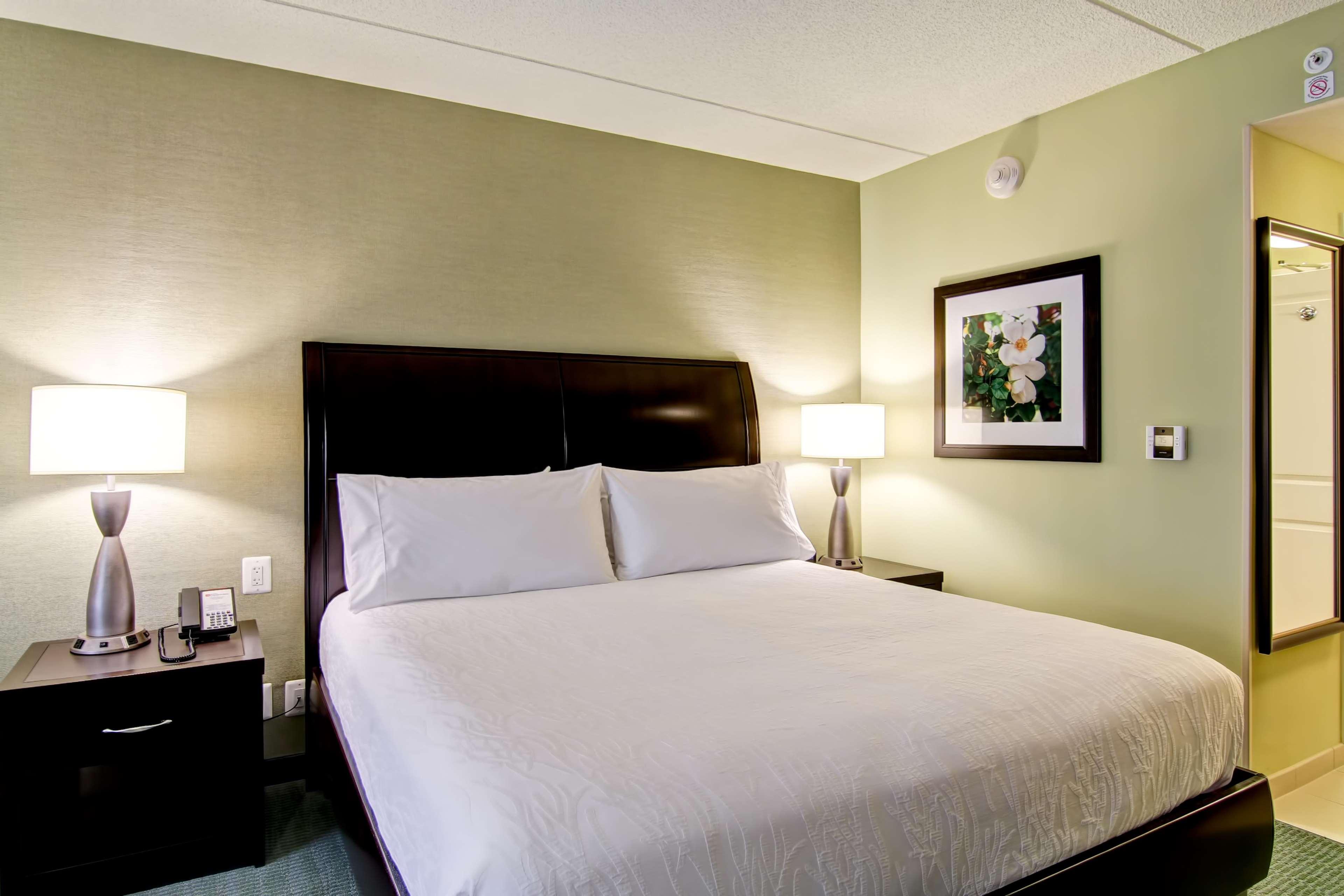 Hilton Garden Inn וודברידג' מראה חיצוני תמונה