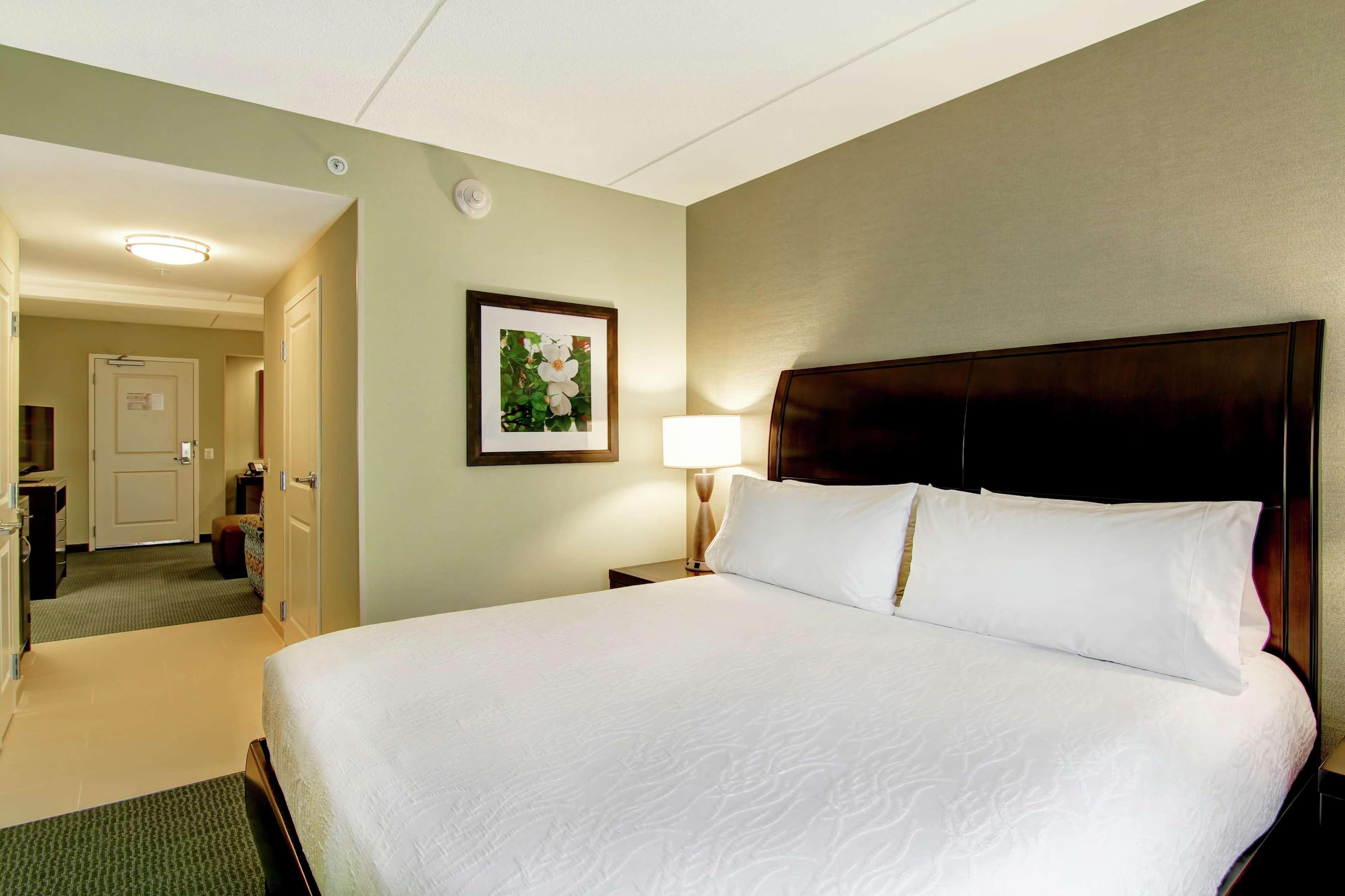 Hilton Garden Inn וודברידג' מראה חיצוני תמונה