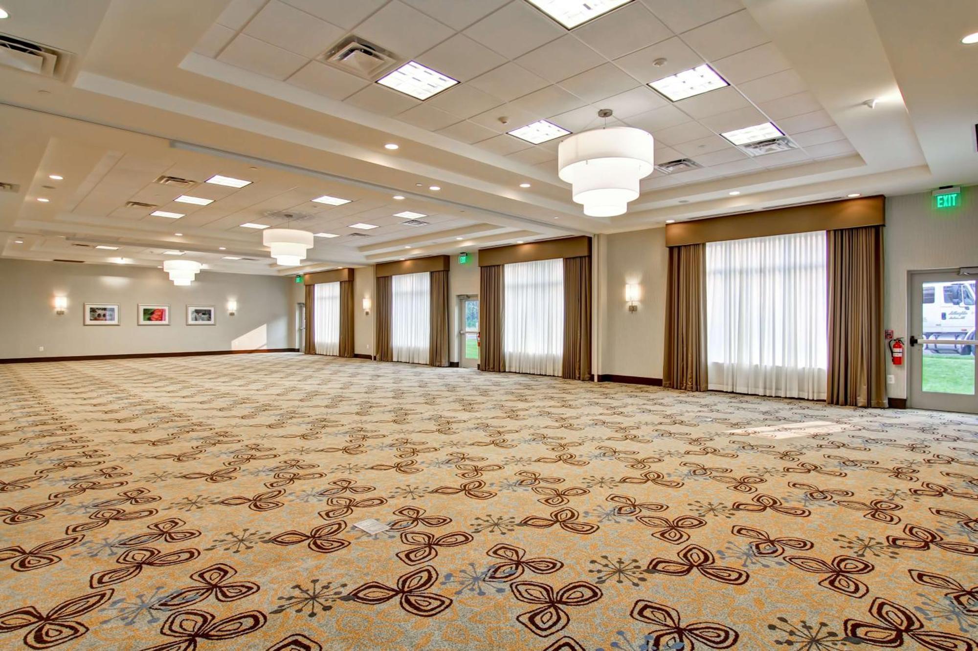 Hilton Garden Inn וודברידג' מראה חיצוני תמונה