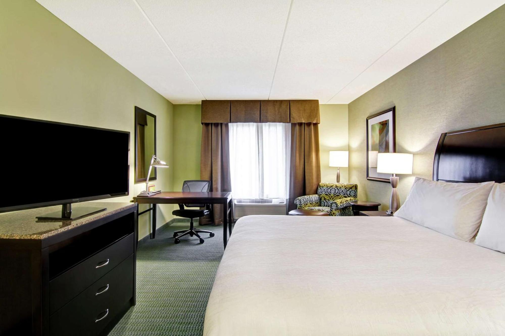 Hilton Garden Inn וודברידג' מראה חיצוני תמונה