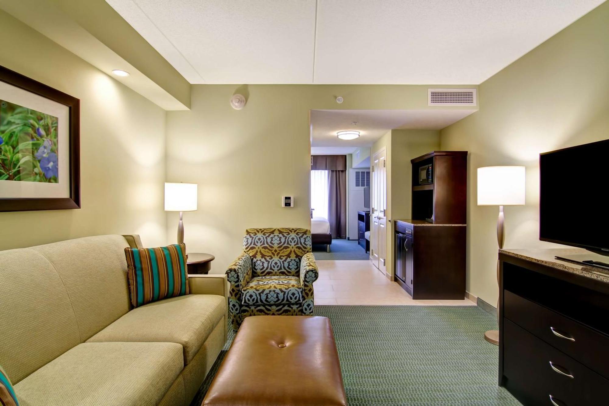 Hilton Garden Inn וודברידג' מראה חיצוני תמונה