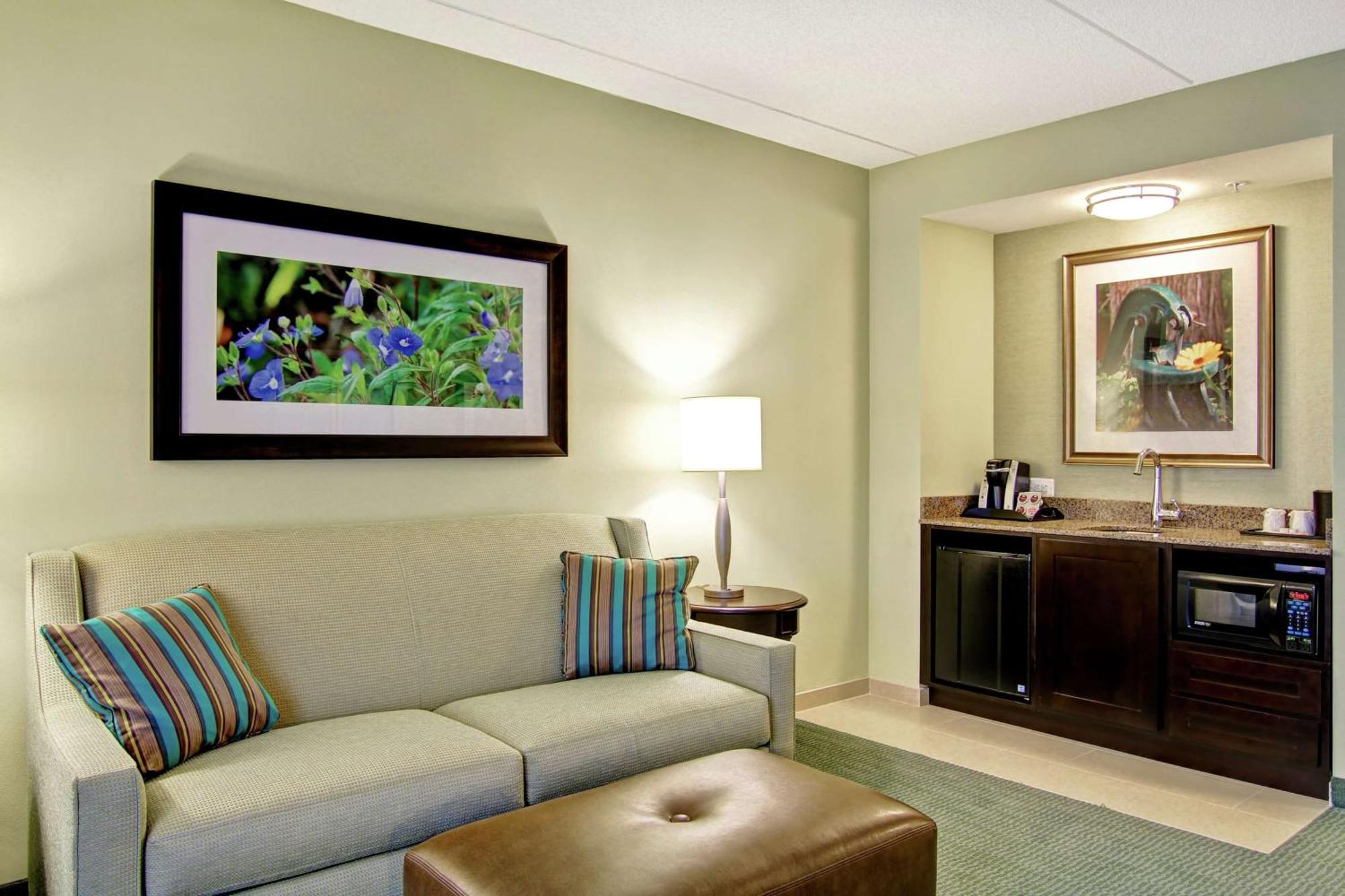 Hilton Garden Inn וודברידג' מראה חיצוני תמונה