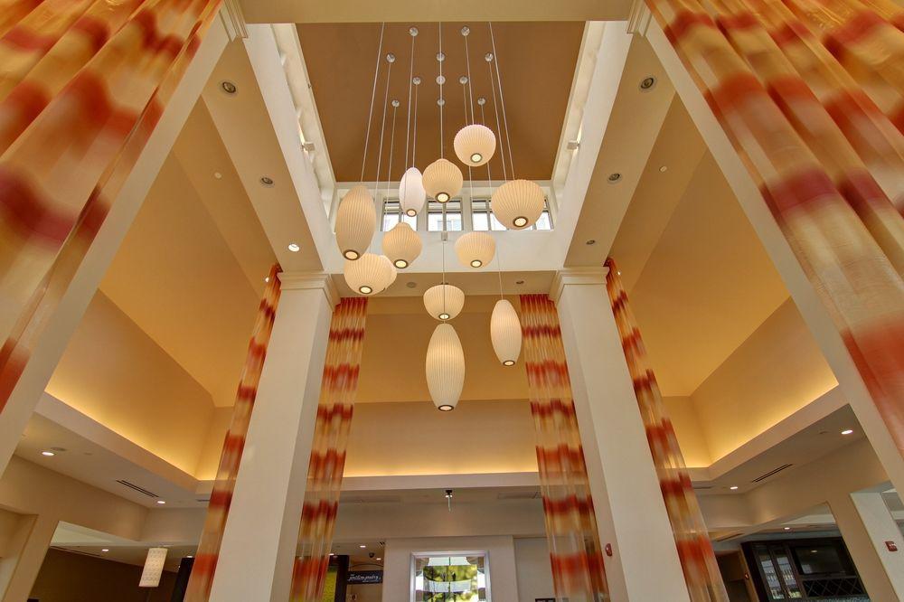 Hilton Garden Inn וודברידג' מראה חיצוני תמונה